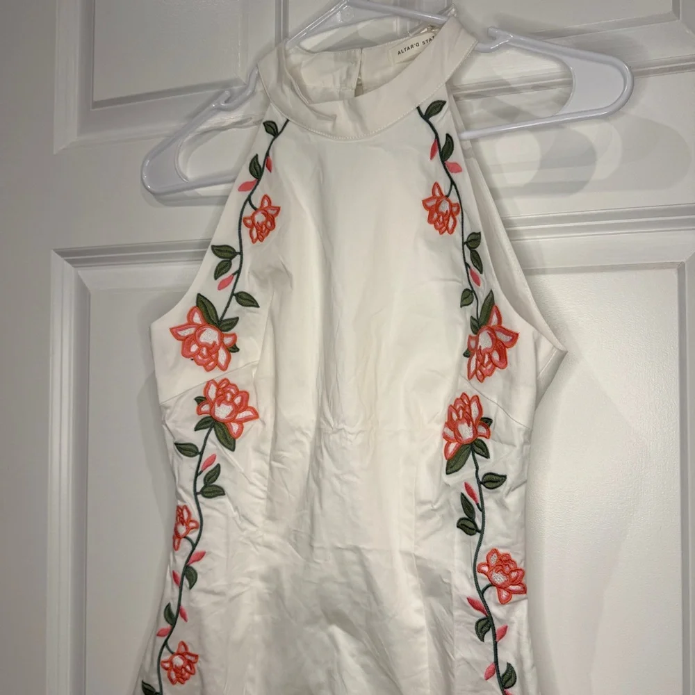 Altar’d State White Embroidered‎ Floral Halter Bodycon Dress Size XS